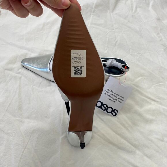 NWT ASOS DESIGN Model Shake Preppy Silver Slingback Kitten Heels US 8 - Picture 4 of 7